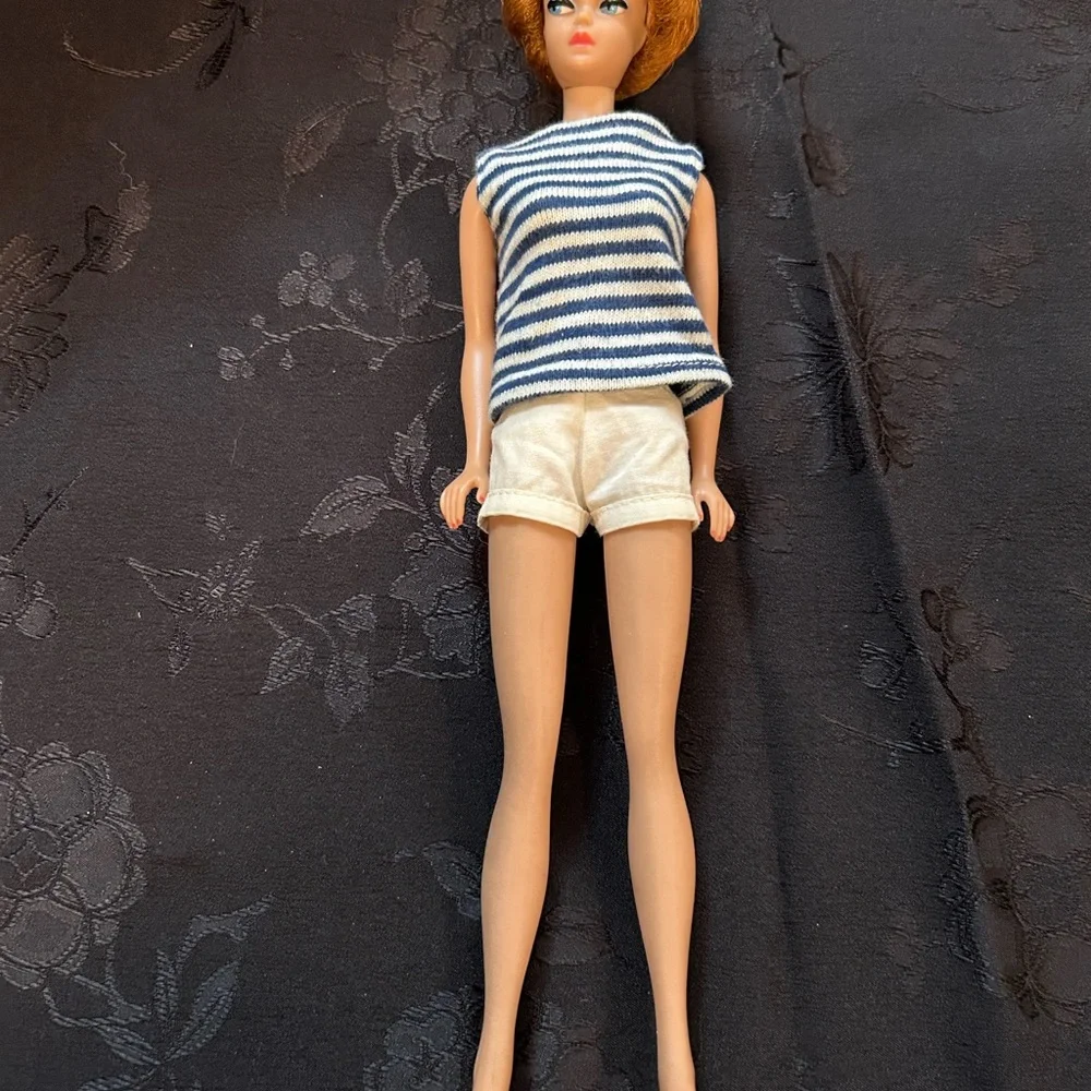 Barbie Fashion Queen doll with total bubble cut wig and black label blue top - Picture 1 of 12